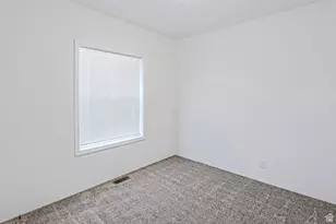 1500 N Angel St E, Layton, UT 84041 - Photo 14