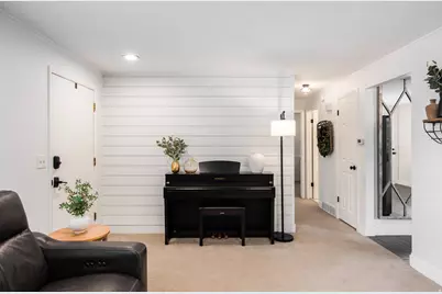 10557 S Primrose Dr, Sandy, UT 84094 - Photo 2