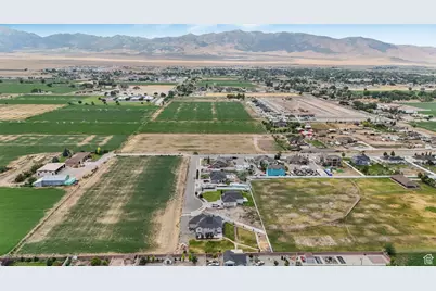 537 E Fiona Cir, Grantsville, UT 84029 - Photo 28