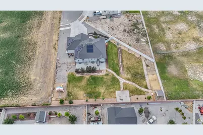 537 E Fiona Cir, Grantsville, UT 84029 - Photo 4