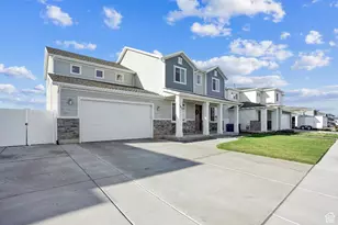 1651 W White Pine Dr, Syracuse, UT 84075 - Photo 10