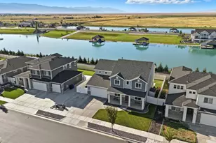 1651 W White Pine Dr, Syracuse, UT 84075 - Photo 4