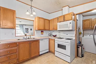 2600 N Hill Field Rd #4, Layton, UT 84041 - Photo 10