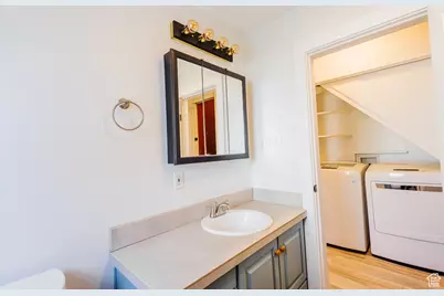 8544 S 300 E, Sandy, UT 84070 - Photo 28