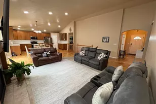 5633 W Coral Mount Ln, West Valley, UT 84118 - Photo 12