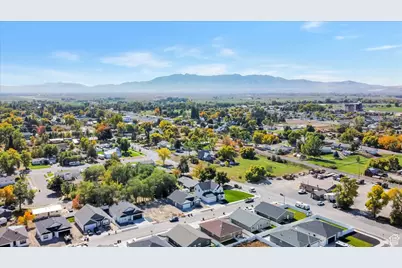 292 W 370 N, Smithfield, UT 84335 - Photo 32