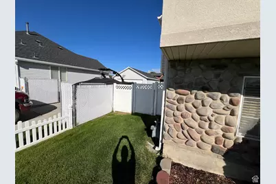 5644 S 4075 W, Roy, UT 84067 - Photo 2