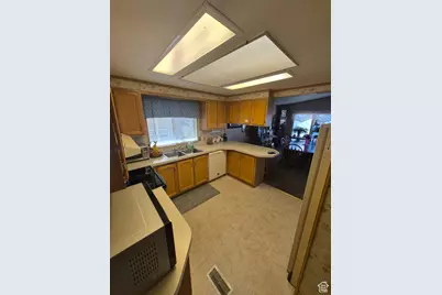 3800 S 1900 W #133, Roy, UT 84067 - Photo 12