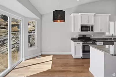 7089 Golden Ridge Ct N, Eagle Mountain, UT 84005 - Photo 10