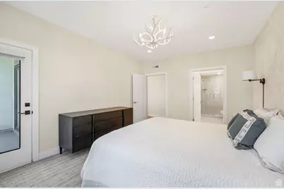 2240 E Laney Ave S #302, Holladay, UT 84117 - Photo 10