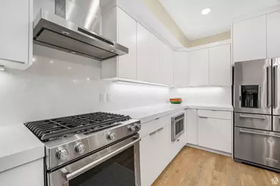 2240 E Laney Ave S #302, Holladay, UT 84117 - Photo 8