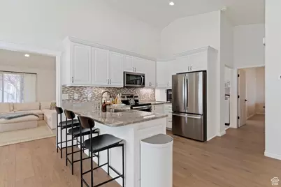 951 Centerville Commons Way, Centerville, UT 84014 - Photo 10