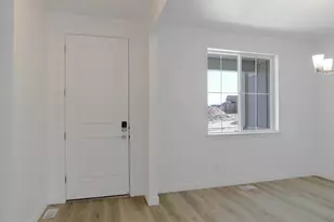 1271 S Jake Dr W, Saratoga Springs, UT 84045 - Photo 2