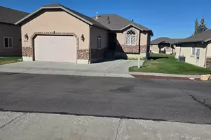 2034 S Cottage Ln, Garden City, UT 84028 - Photo 1