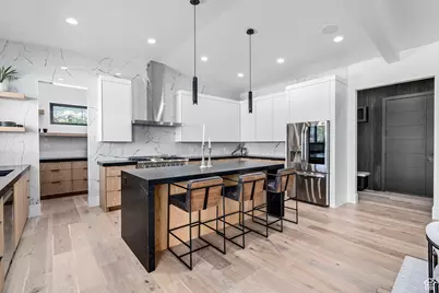 713 E 1450 N #23, Orem, UT 84097 - Photo 2