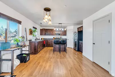 93 E Park Dr, Elk Ridge, UT 84651 - Photo 4