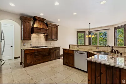 3420 S Pioneer St, Salt Lake City, UT 84109 - Photo 14