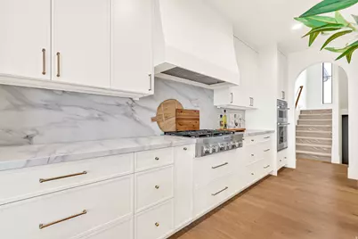 792 N Mountain View Dr, Elk Ridge, UT 84651 - Photo 16