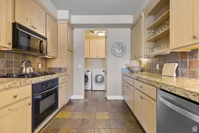 2655 W Pioneer Pkwy #2, Santa Clara, UT 84765 - Photo 8