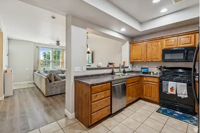 4518 W Cave Run Ln, South Jordan, UT 84095 - Photo 8