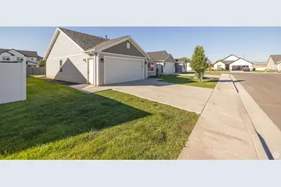 967 W 820 N, Tremonton, UT 84337 - Photo 2