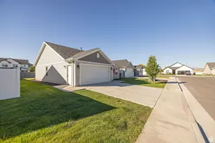 967 W 820 N, Tremonton, UT 84337 - Photo 2