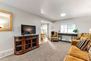 63 E 820 S, Centerville, UT 84014 - Photo 4