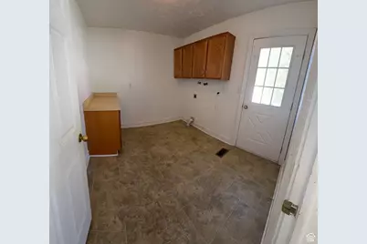 5882 S Meadowcrest Dr, Murray, UT 84107 - Photo 10