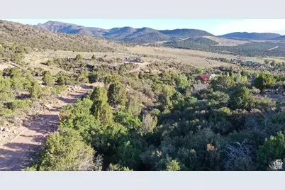 515 S Oak Ridge Cir, Pine Valley, UT 84781 - Photo 2