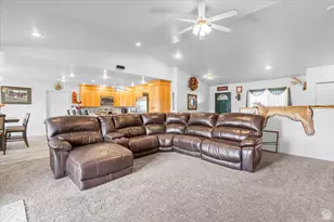 170 E 400 N, Mount Pleasant, UT 84647 - Photo 4