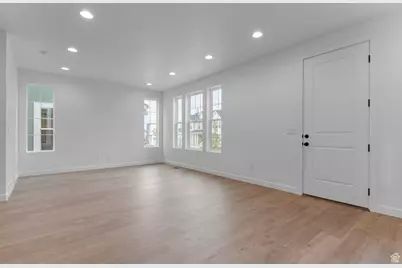 11194 S Fordman Way, South Jordan, UT 84009 - Photo 2