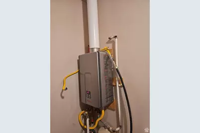 689 N 4250 W, Maeser, UT 84078 - Photo 16