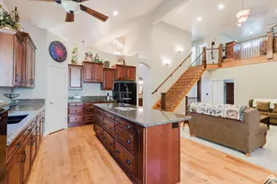 9078 N Renaissance Dr, Cedar Hills, UT 84062 - Photo 6