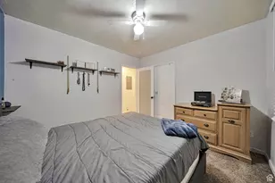 5946 S Highland Dr E, Holladay, UT 84121 - Photo 12