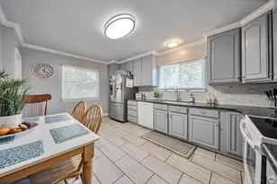 5946 S Highland Dr E, Holladay, UT 84121 - Photo 6