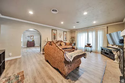 5946 S Highland Dr E, Holladay, UT 84121 - Photo 22