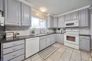 5946 S Highland Dr E, Holladay, UT 84121 - Photo 4