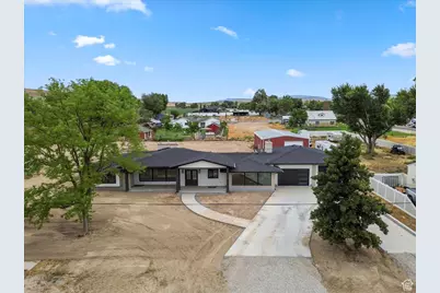 230 W Center St, Gunnison, UT 84634 - Photo 4