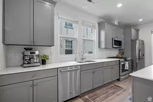 4652 W Isla Daybreak Rd S, South Jordan, UT 84095 - Photo 8