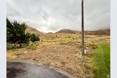 1329 E Kaylynne Cir, Brigham City, UT 84302 - Photo 4
