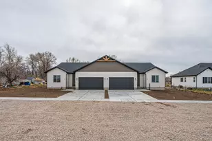 335 W 400 N, Fillmore, UT 84631 - Photo 2