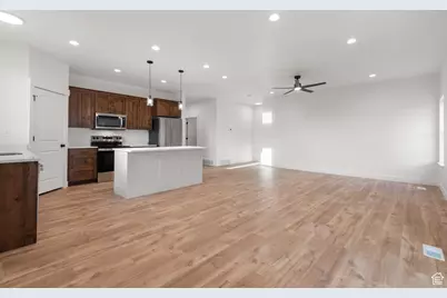 335 W 400 N, Fillmore, UT 84631 - Photo 2