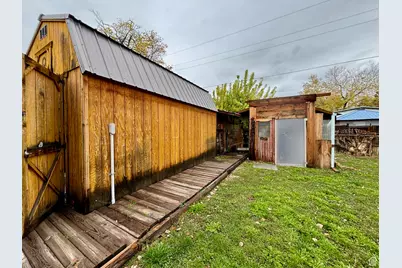 1094 N Angel St W, Layton, UT 84041 - Photo 36