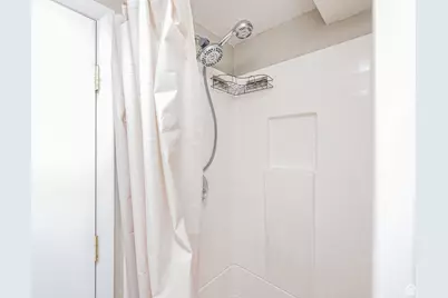 1094 N Angel St W, Layton, UT 84041 - Photo 22