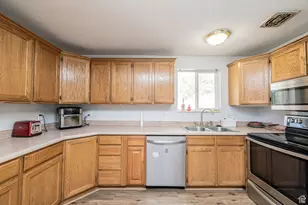 1094 N Angel St W, Layton, UT 84041 - Photo 8