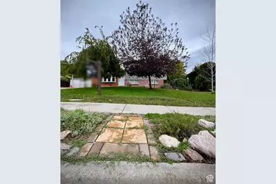 1094 N Angel St W, Layton, UT 84041 - Photo 4