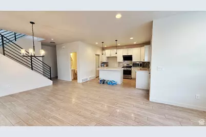 389 W 3200 N, Lehi, UT 84043 - Photo 4