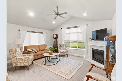 462 S Iron Shoe Ln #B, Saratoga Springs, UT 84045 - Photo 4