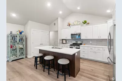 462 S Iron Shoe Ln #B, Saratoga Springs, UT 84045 - Photo 6