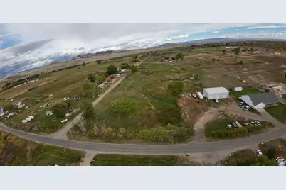 2460 N 250 W, Vernal, UT 84078 - Photo 2
